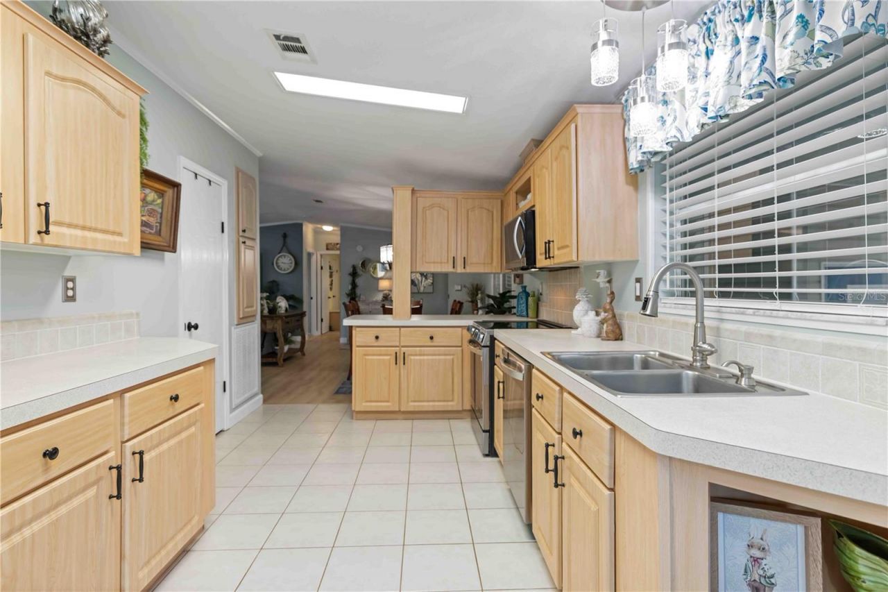 8521 Countess Avenue Circle, Palmetto, FL 34221 Photo