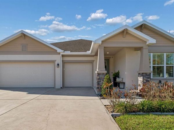 4910 LAKESHORE OAKS COURT , TAMPA, FL 33624