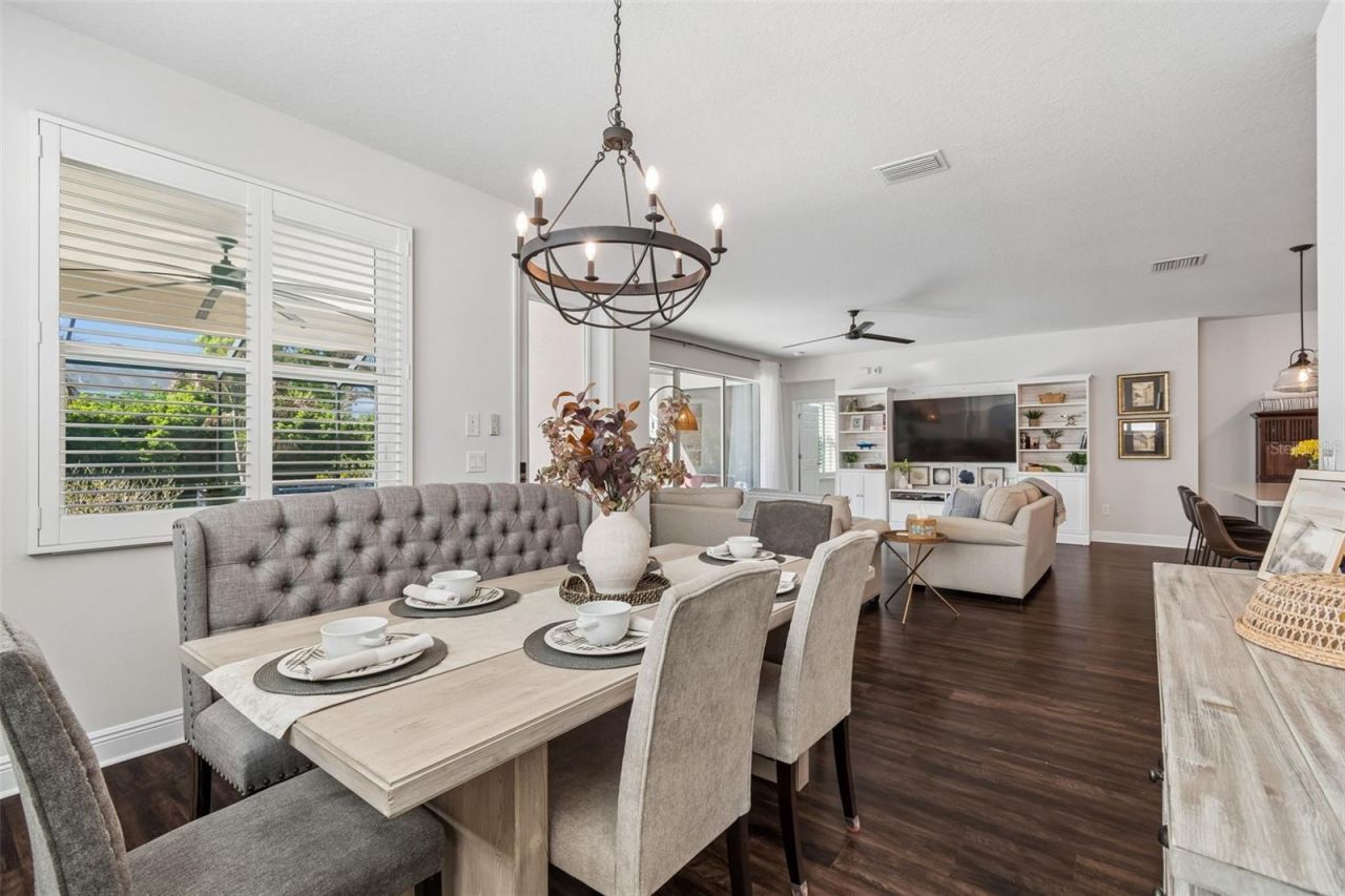 4910 Lakeshore Oaks Court, Tampa, FL 33624 Photo