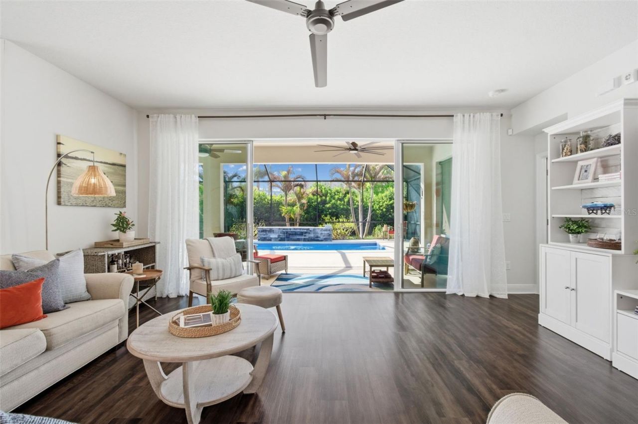 4910 Lakeshore Oaks Court, Tampa, FL 33624 Photo