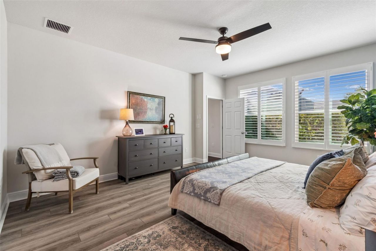 4910 Lakeshore Oaks Court, Tampa, FL 33624 Photo