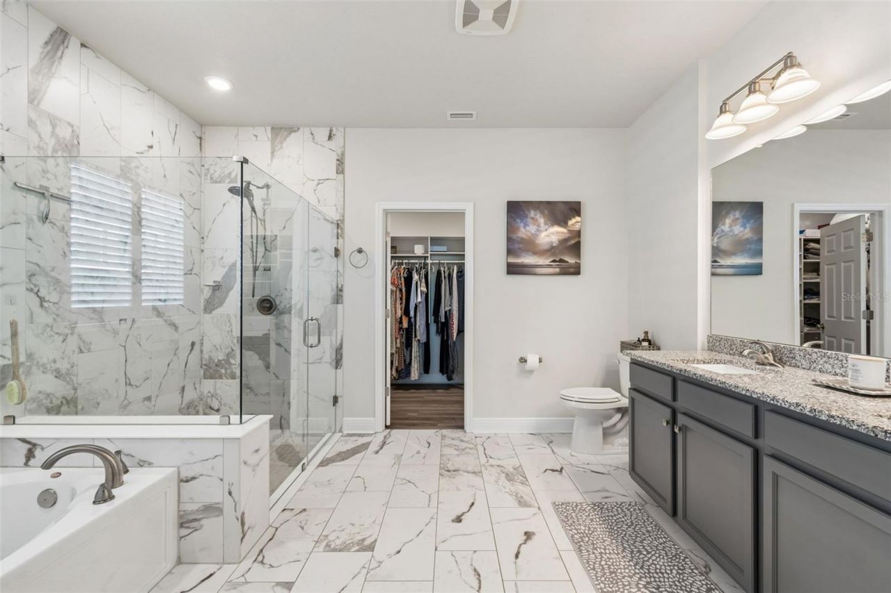 4910 Lakeshore Oaks Court, Tampa, FL 33624 Photo