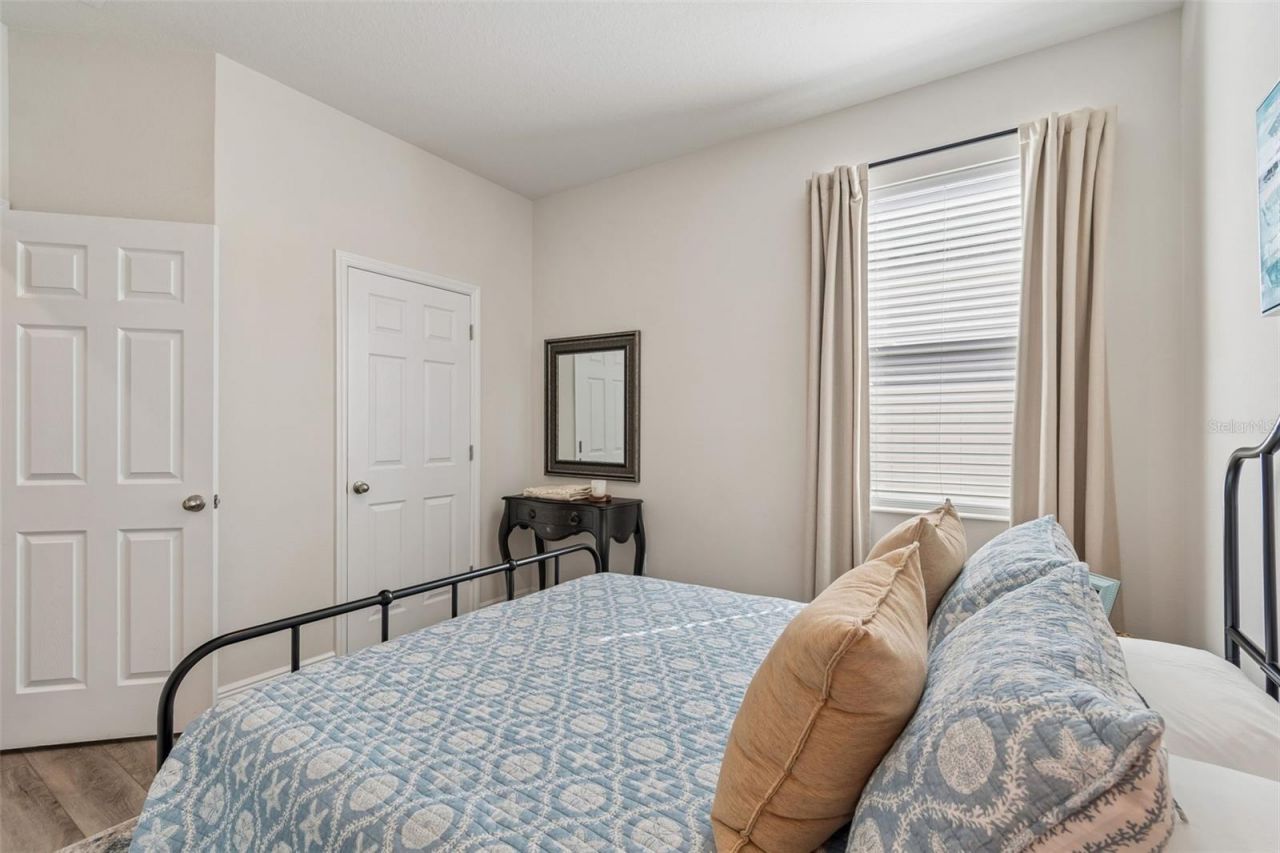 4910 Lakeshore Oaks Court, Tampa, FL 33624 Photo