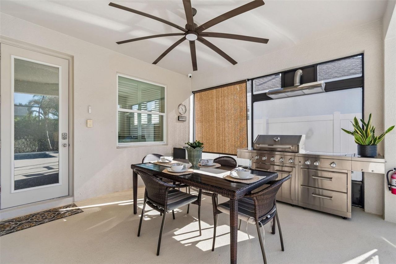 4910 Lakeshore Oaks Court, Tampa, FL 33624 Photo