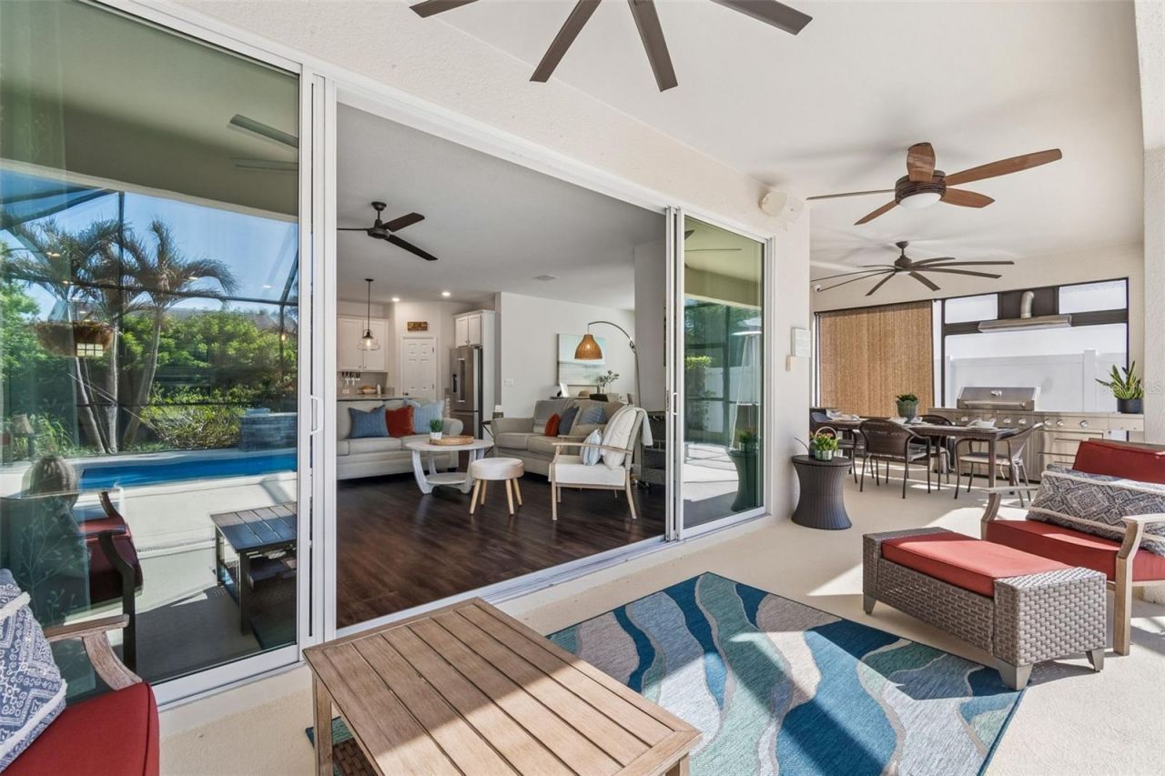 4910 Lakeshore Oaks Court, Tampa, FL 33624 Photo