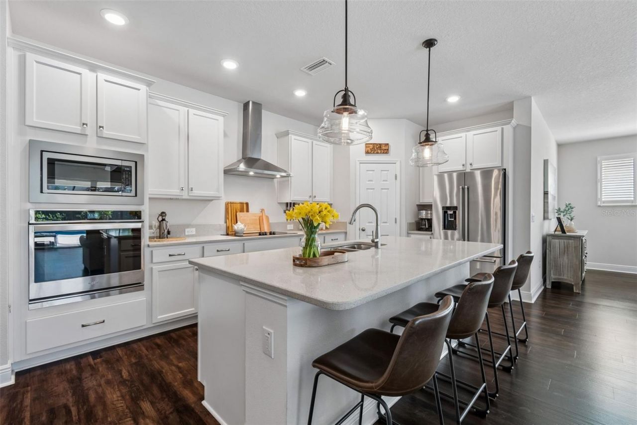 4910 Lakeshore Oaks Court, Tampa, FL 33624 Photo