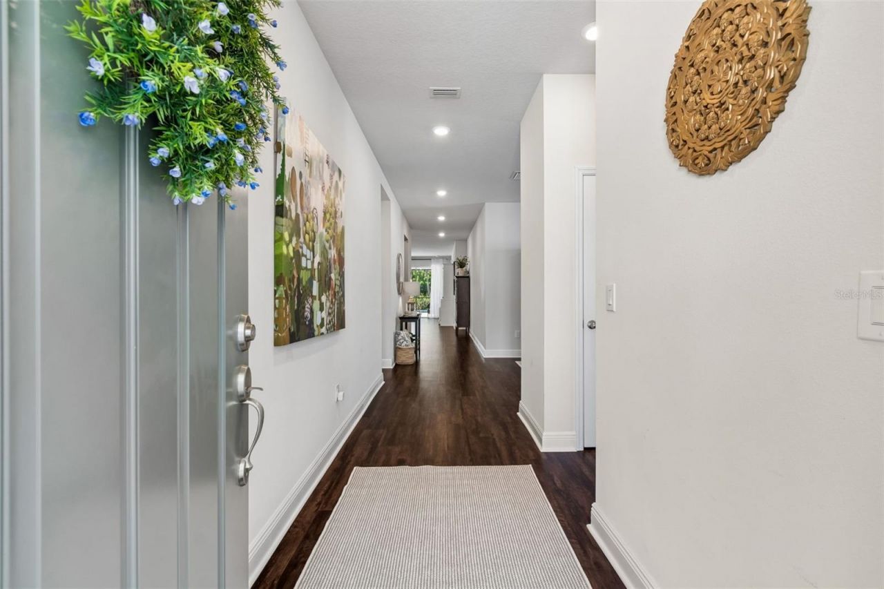 4910 Lakeshore Oaks Court, Tampa, FL 33624 Photo