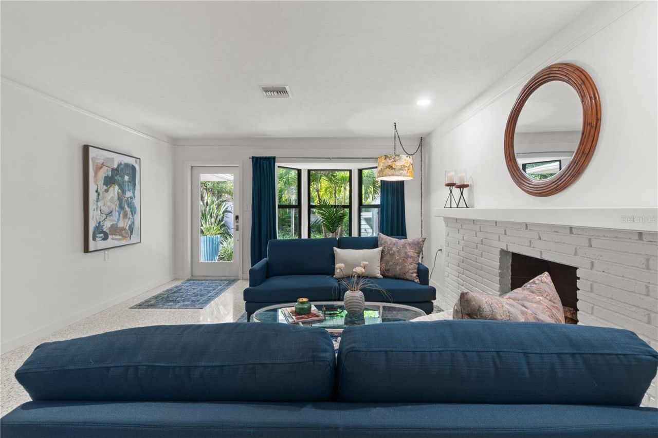 157 Garden Lane, Sarasota, FL 34242 Photo