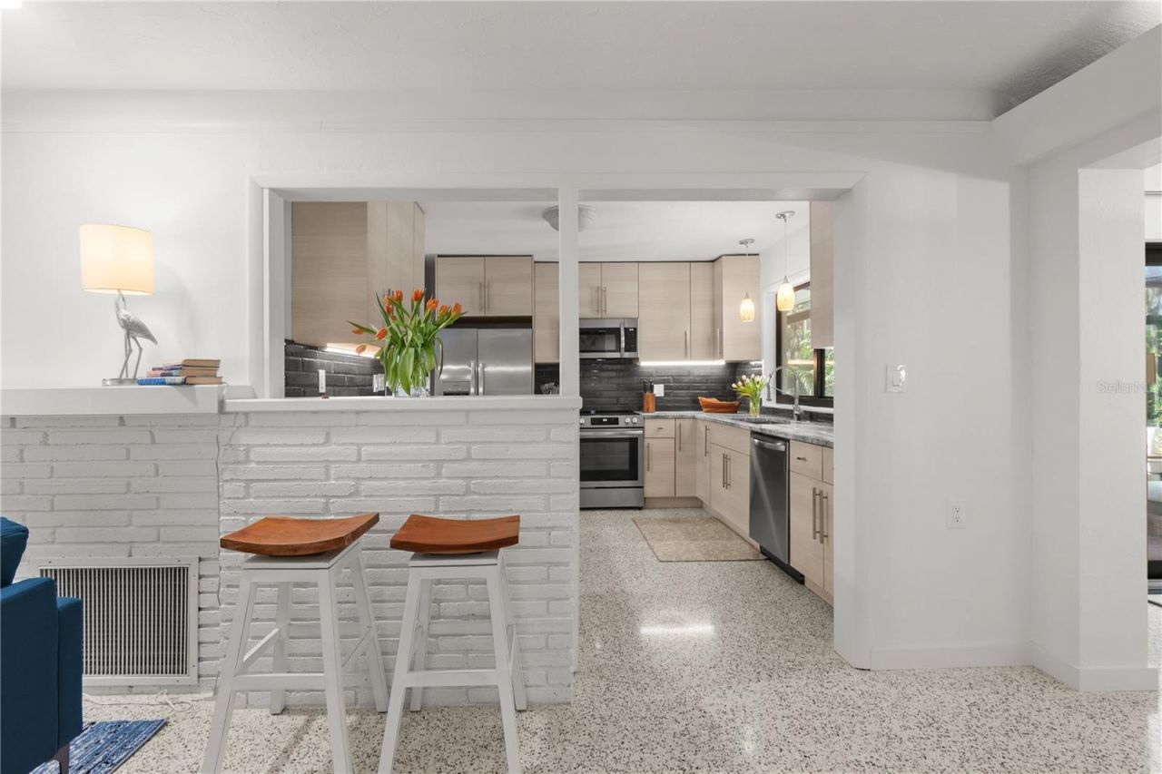 157 Garden Lane, Sarasota, FL 34242 Photo