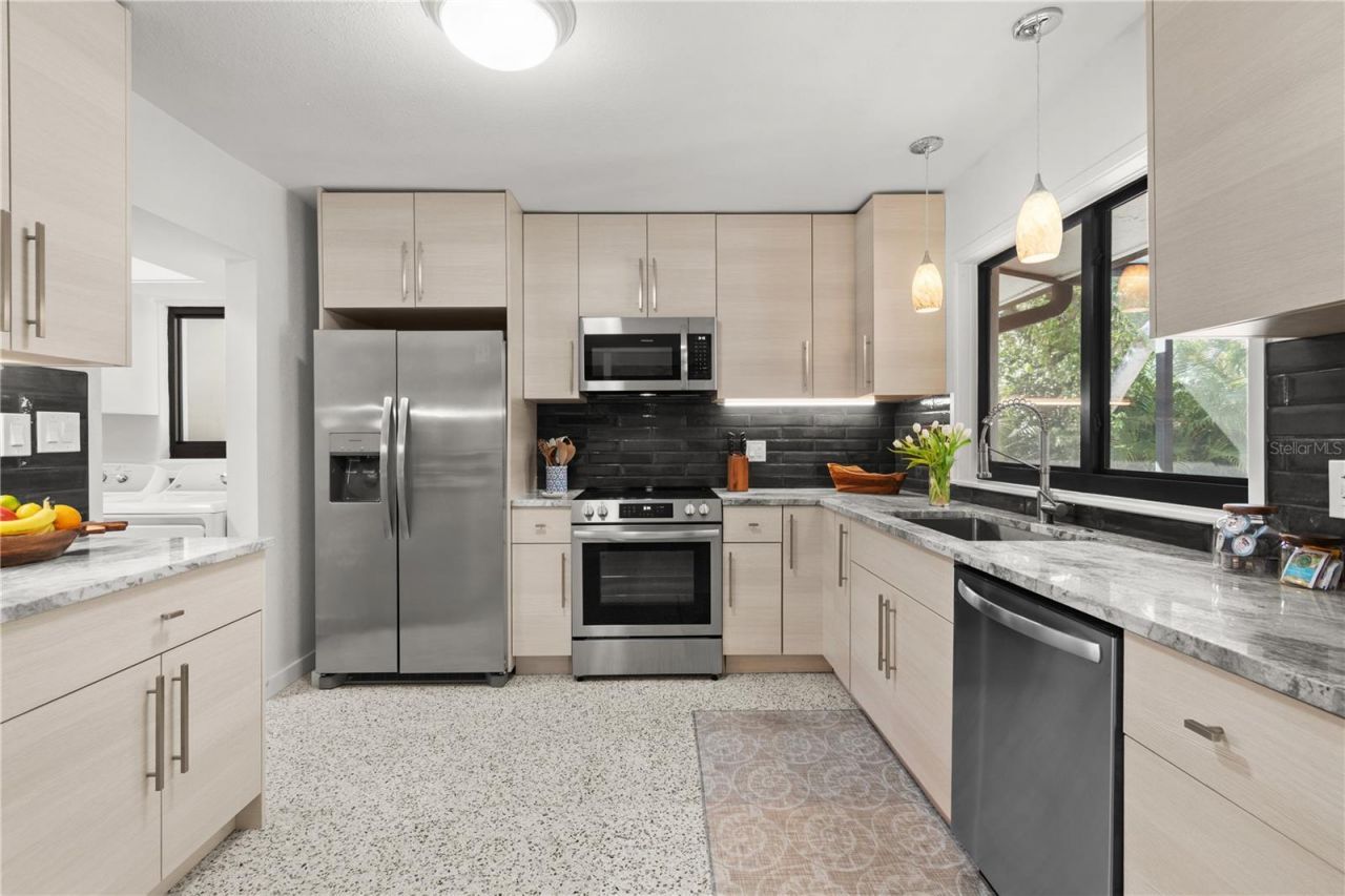 157 Garden Lane, Sarasota, FL 34242 Photo