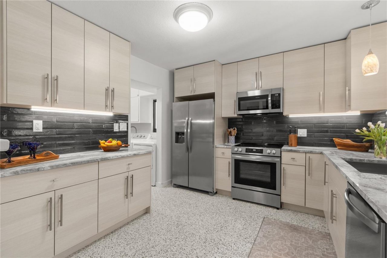 157 Garden Lane, Sarasota, FL 34242 Photo