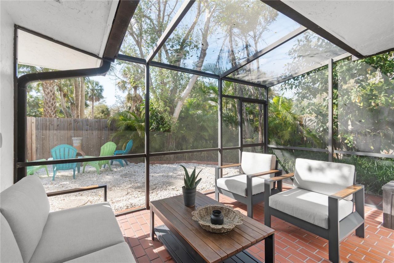 157 Garden Lane, Sarasota, FL 34242 Photo