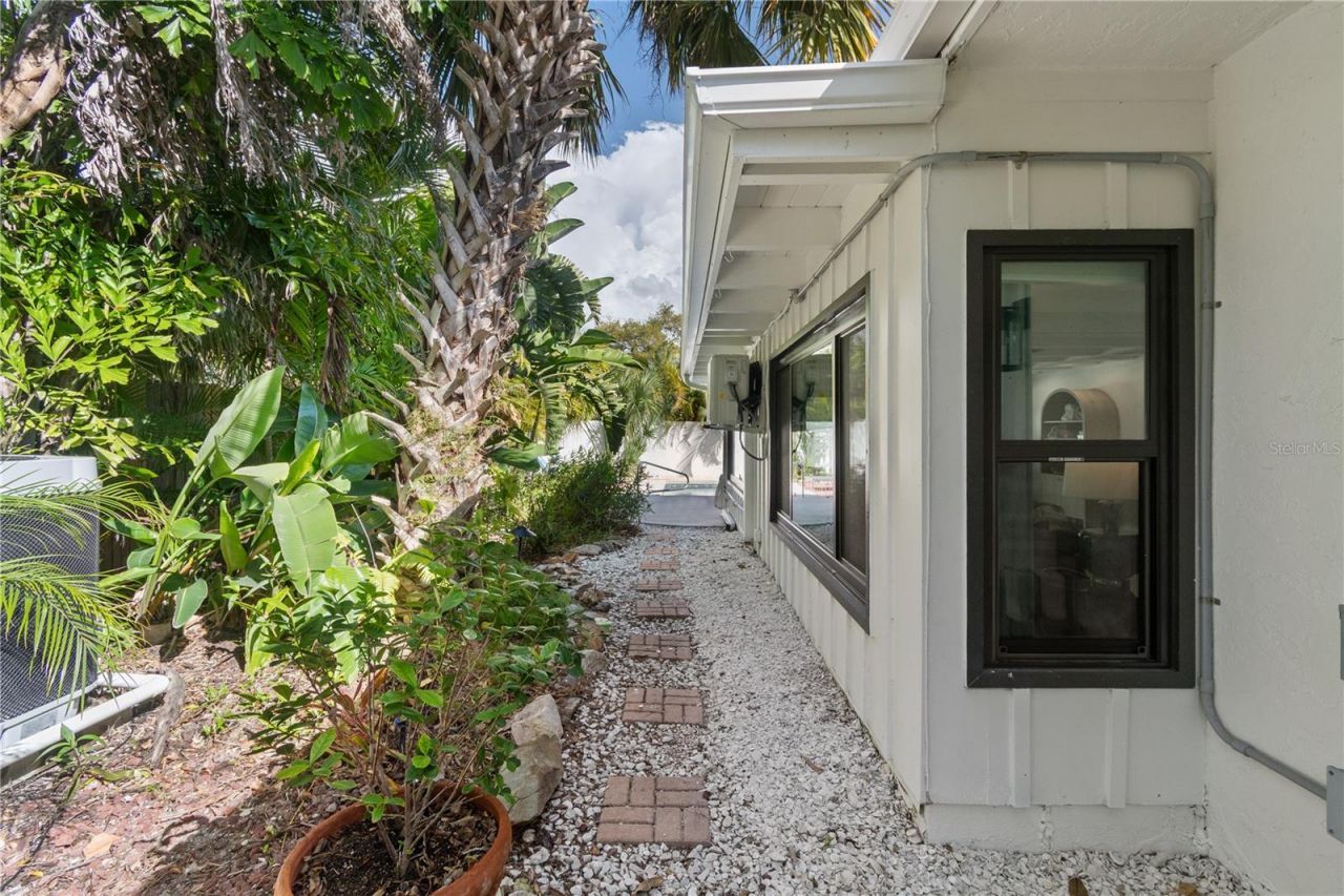 157 Garden Lane, Sarasota, FL 34242 Photo