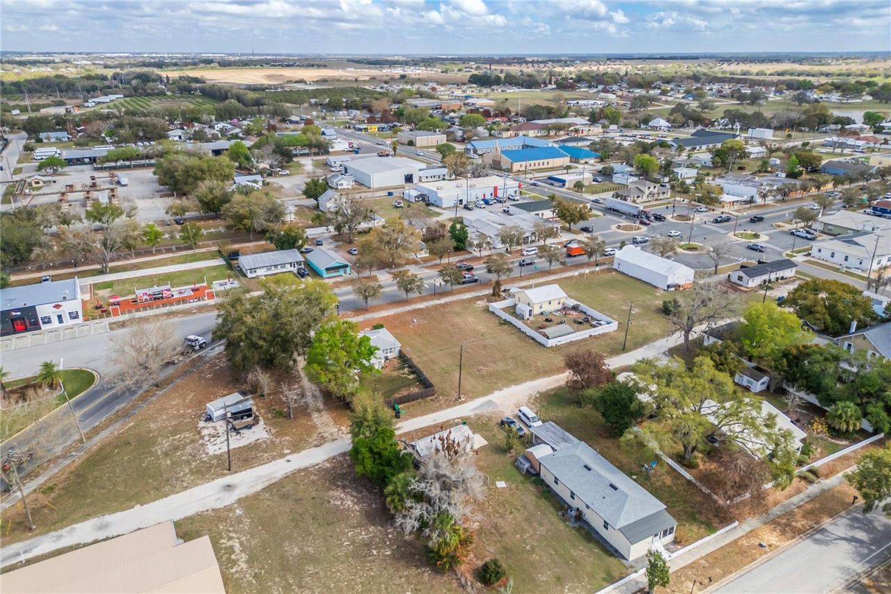 Main Street, Dundee, FL 33838 Photo