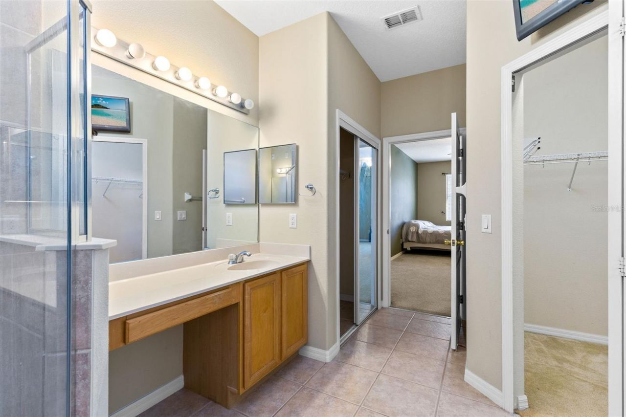 6658 Lake Pembroke Place , Orlando, FL 32829 Photo