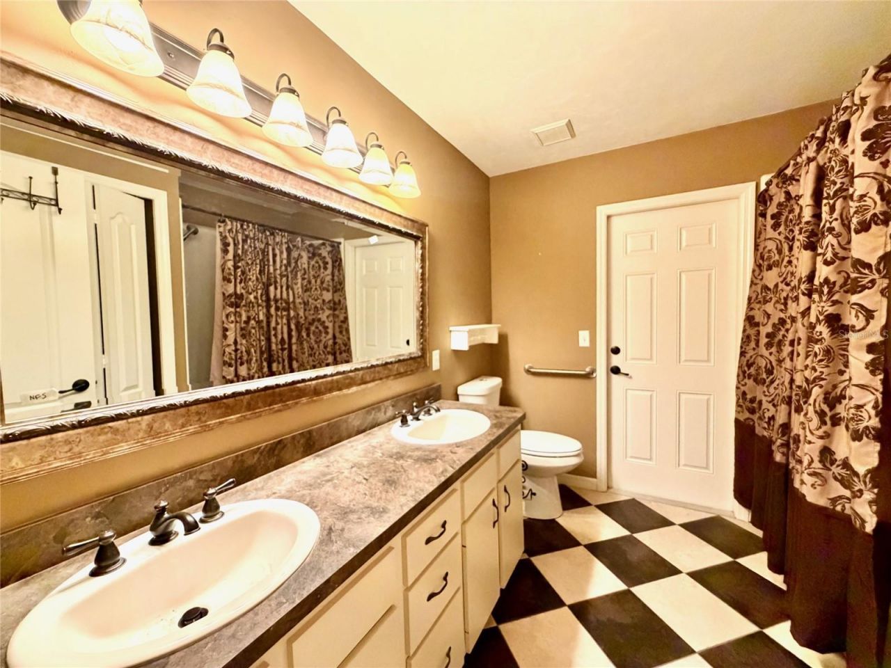 5713 NW 45th Drive, Gainesville, FL 32653 Photo