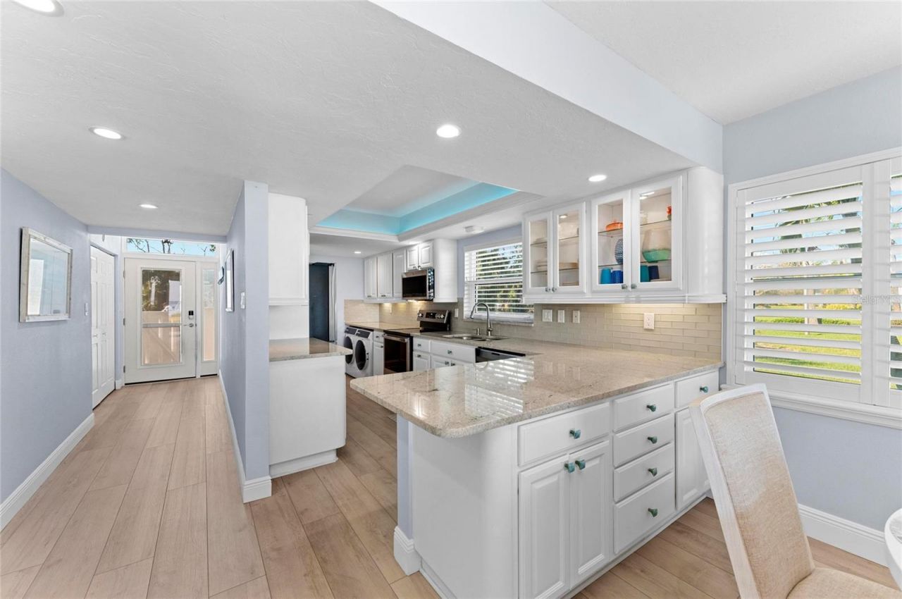 600 Manatee Avenue, Unit 106, Holmes Beach, FL 34217 Photo