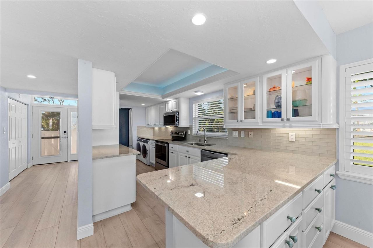 600 Manatee Avenue, Unit 106, Holmes Beach, FL 34217 Photo