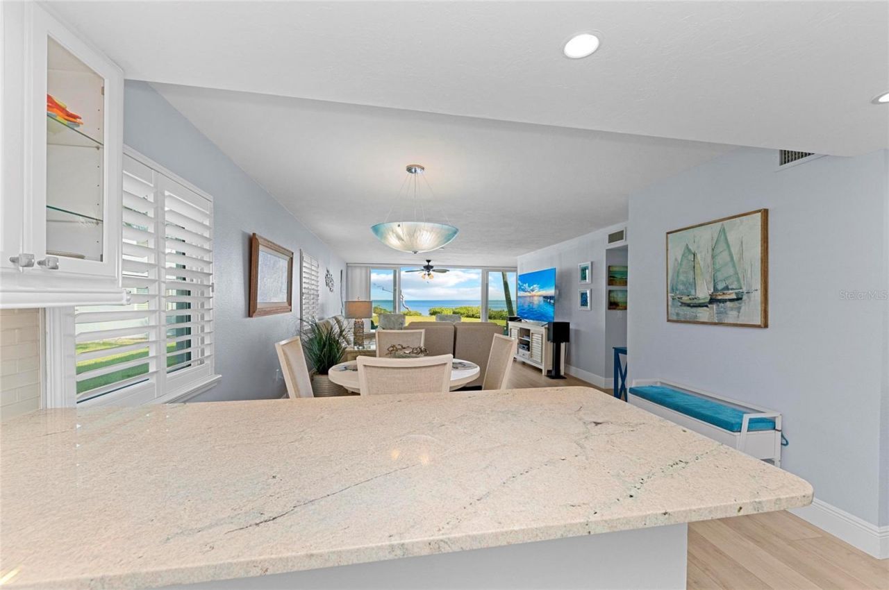 600 Manatee Avenue, Unit 106, Holmes Beach, FL 34217 Photo