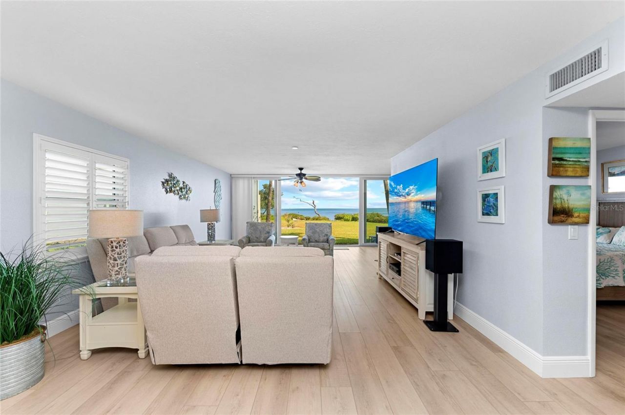 600 Manatee Avenue, Unit 106, Holmes Beach, FL 34217 Photo