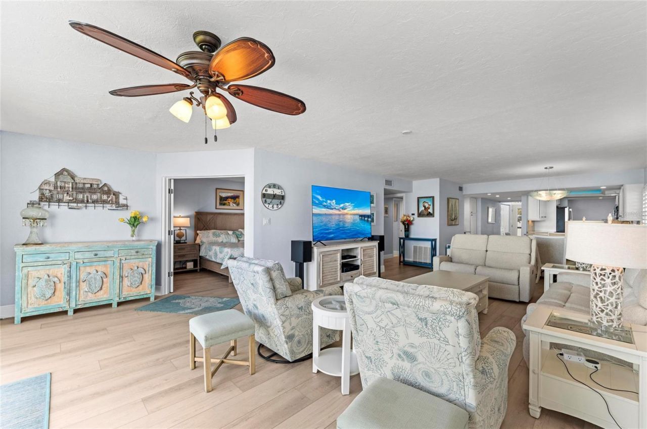 600 Manatee Avenue, Unit 106, Holmes Beach, FL 34217 Photo