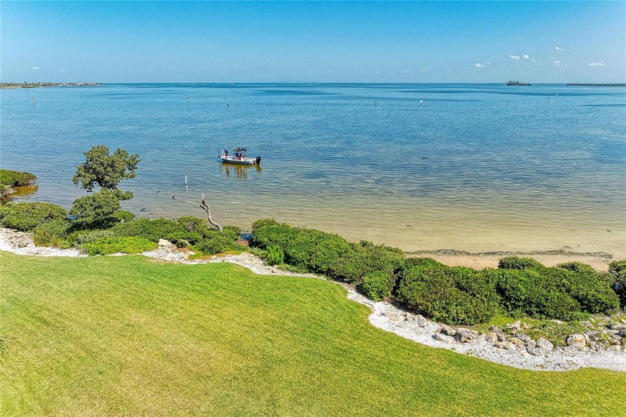 600 Manatee Avenue, Unit 106, Holmes Beach, FL 34217 Photo