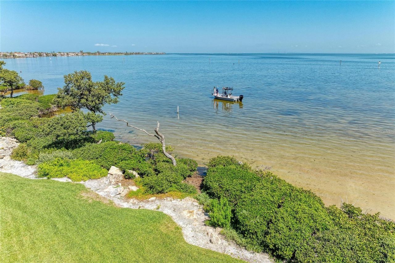 600 Manatee Avenue, Unit 106, Holmes Beach, FL 34217 Photo