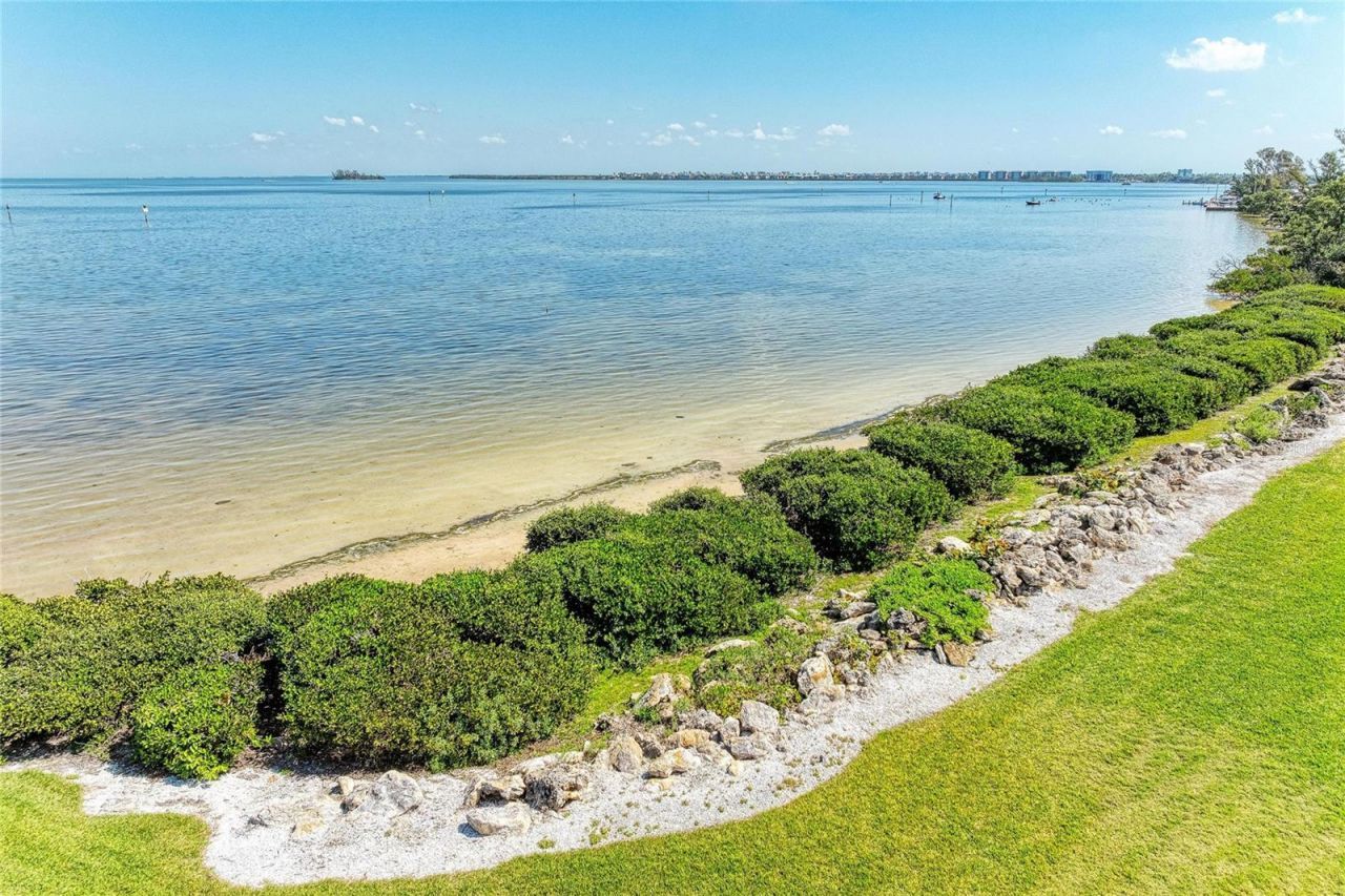 600 Manatee Avenue, Unit 106, Holmes Beach, FL 34217 Photo