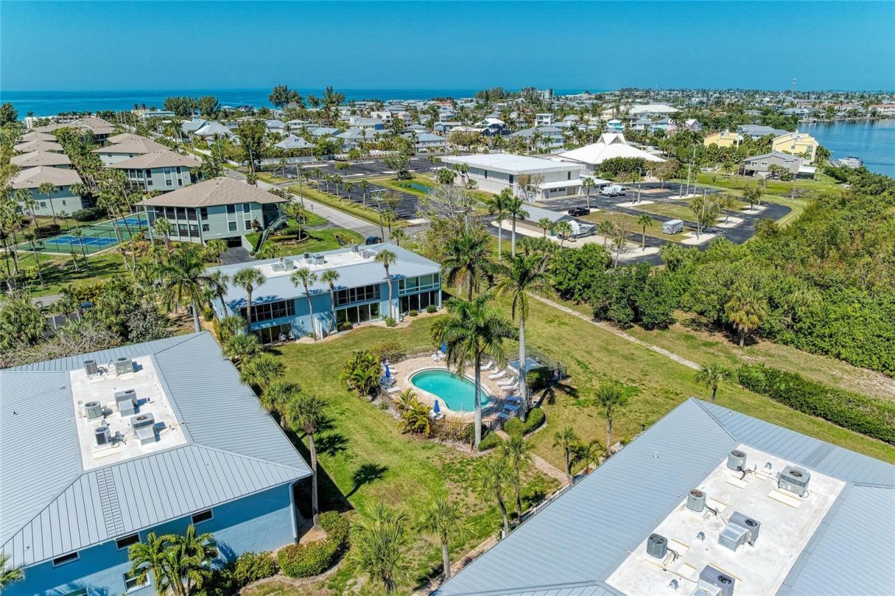 600 Manatee Avenue, Unit 106, Holmes Beach, FL 34217 Photo