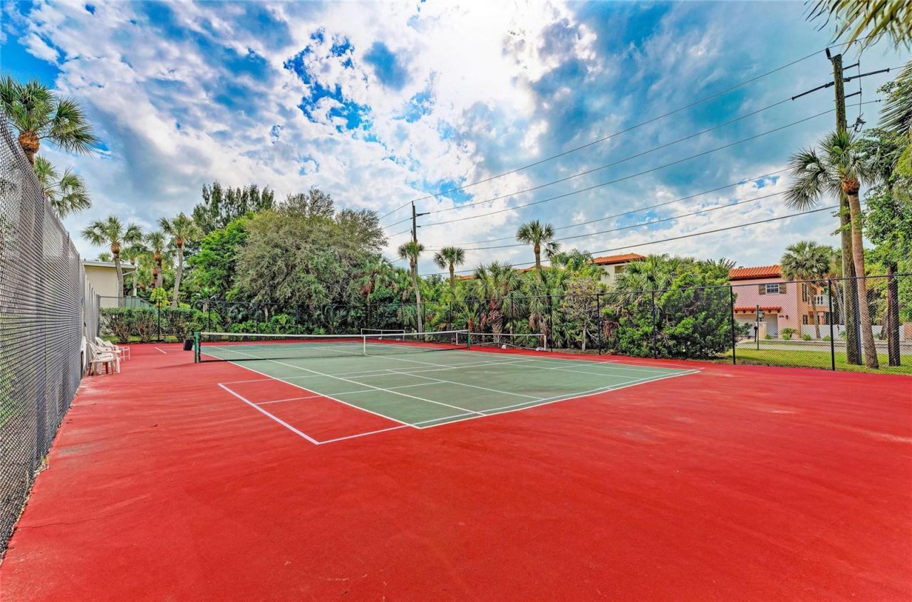 600 Manatee Avenue, Unit 106, Holmes Beach, FL 34217 Photo