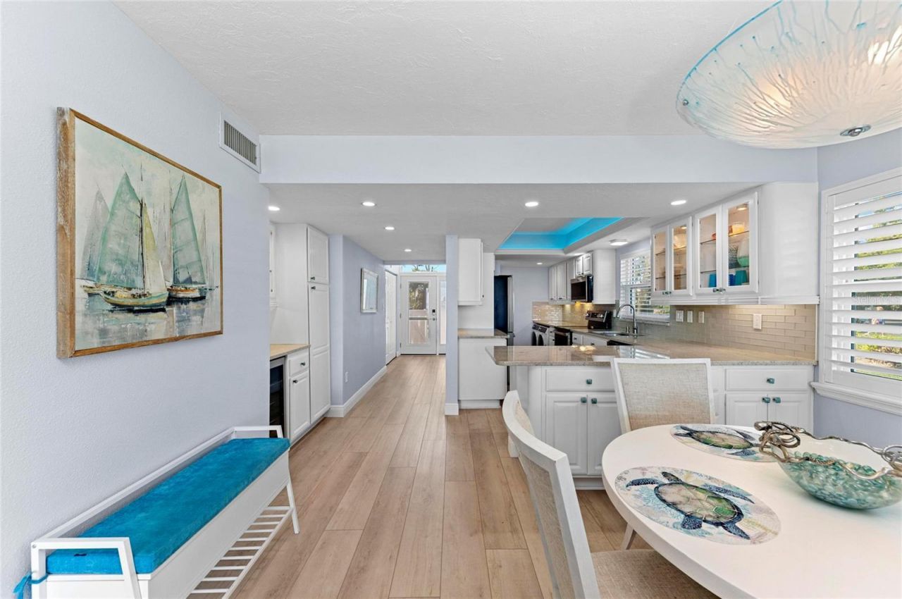 600 Manatee Avenue, Unit 106, Holmes Beach, FL 34217 Photo