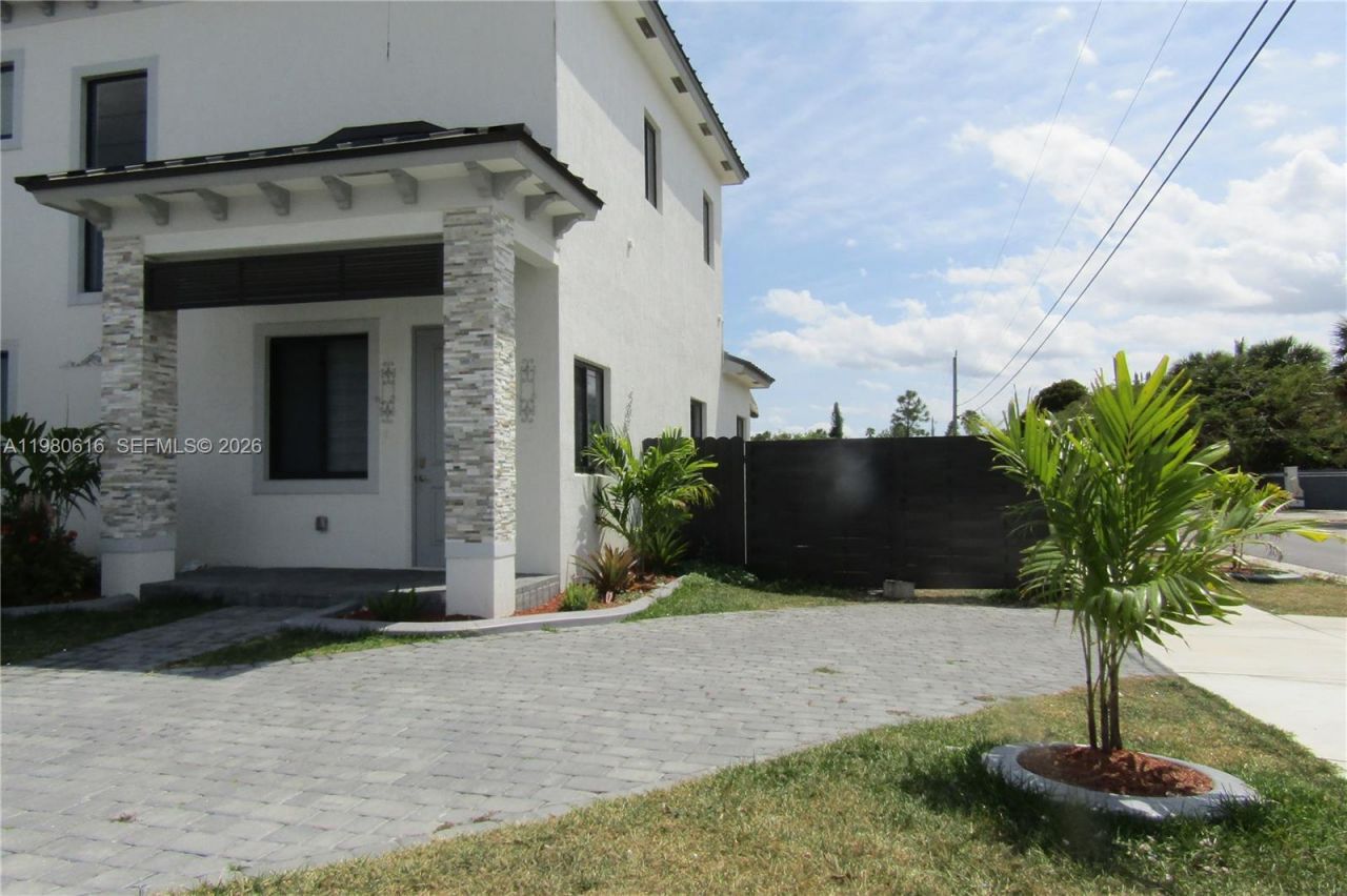 11998 SW 232nd St, Unit -, Miami, FL 33170 Photo