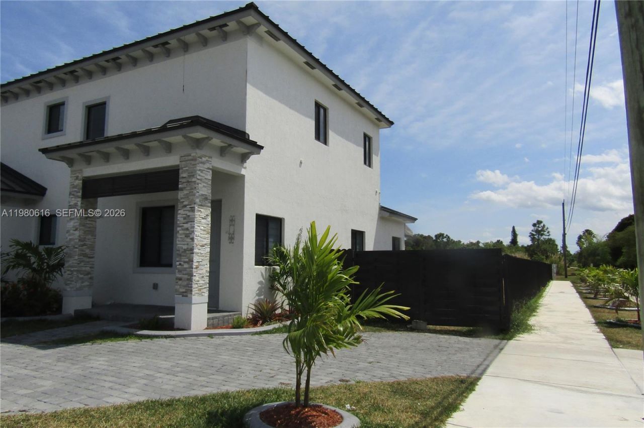 11998 SW 232nd St, Unit -, Miami, FL 33170 Photo