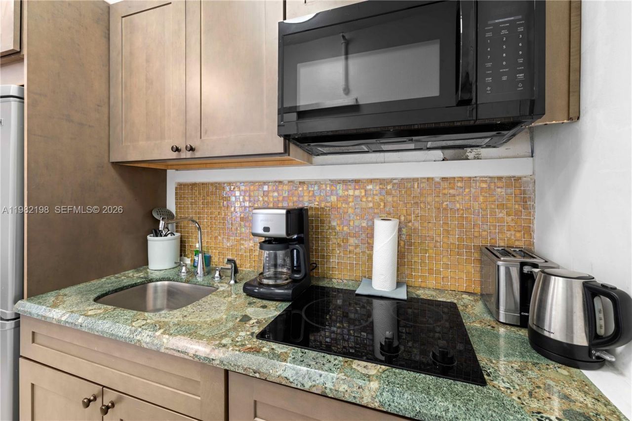 255 W 24th St, Unit 501, Miami Beach, FL 33140 Photo