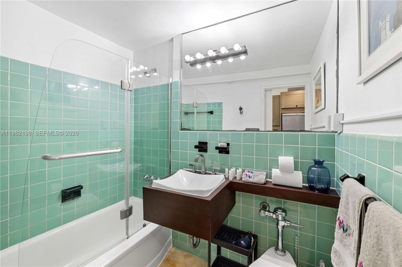 255 W 24th St, Unit 501, Miami Beach, FL 33140 Photo