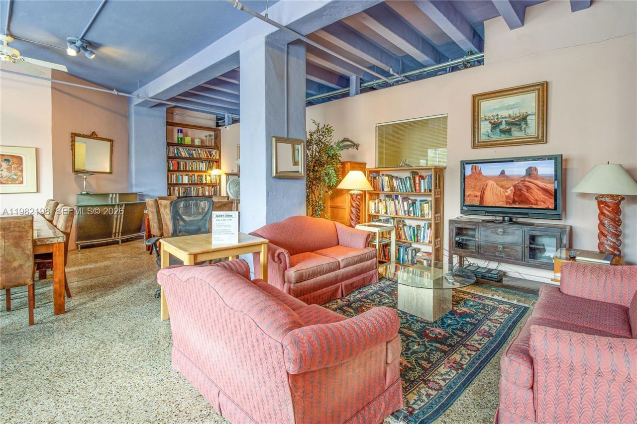 255 W 24th St, Unit 501, Miami Beach, FL 33140 Photo