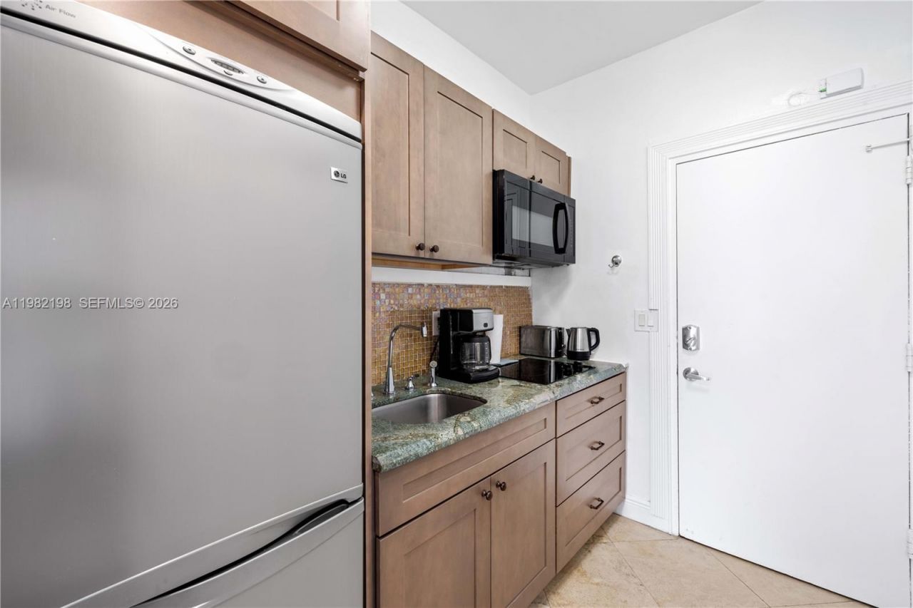 255 W 24th St, Unit 501, Miami Beach, FL 33140 Photo
