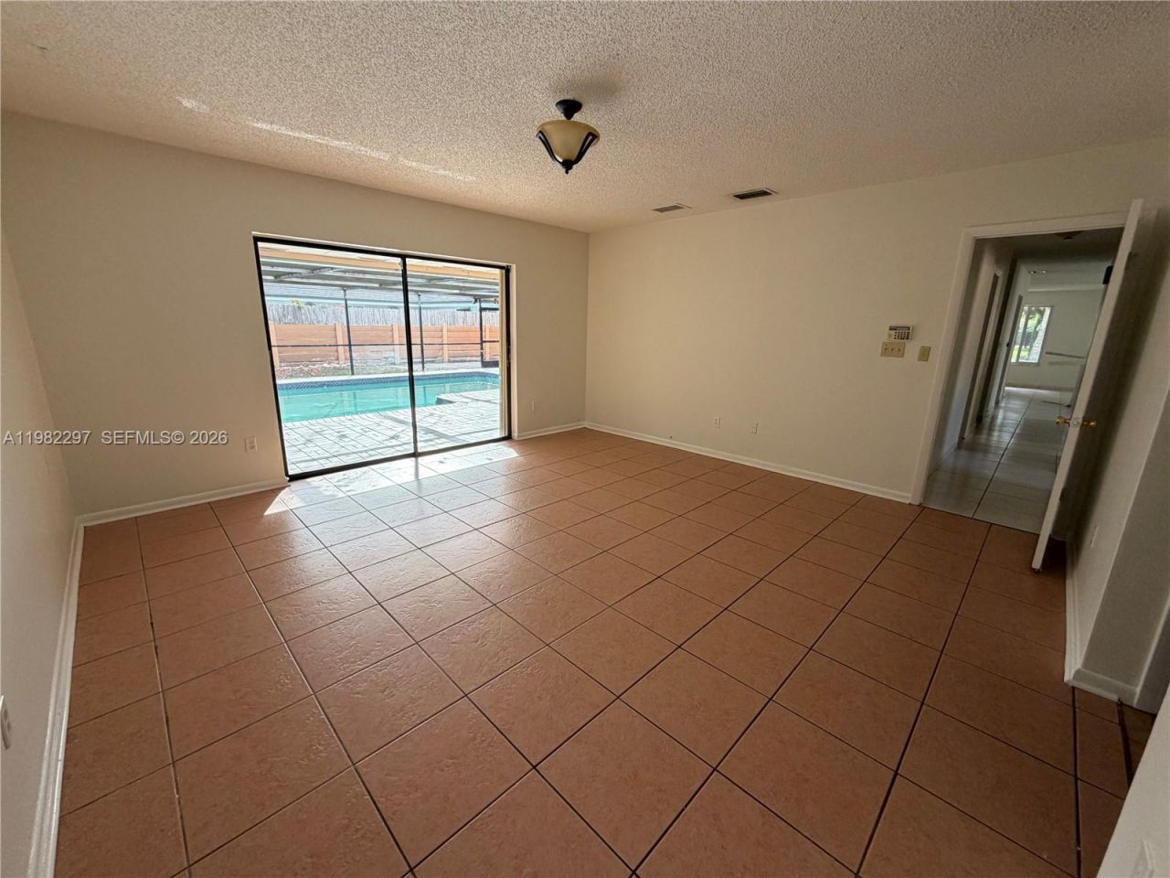 6895 Loch Ness Dr, Unit n/a, Miami Lakes, FL 33014 Photo