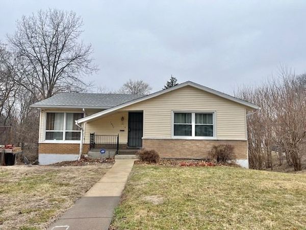1032 Bridge Avenue , Davenport, IA 52803