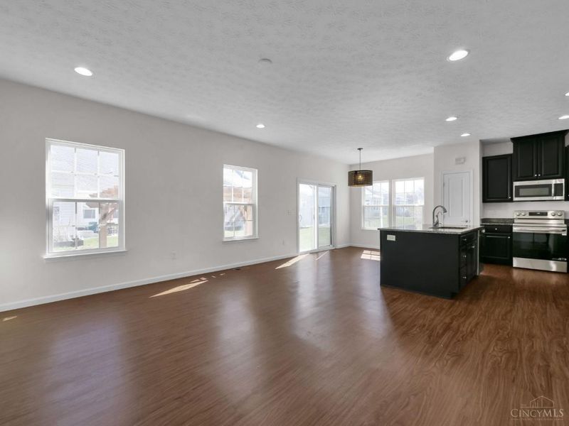 3301 Crescent Falls Way, Deerfield Twp., OH 45039 Photo 3