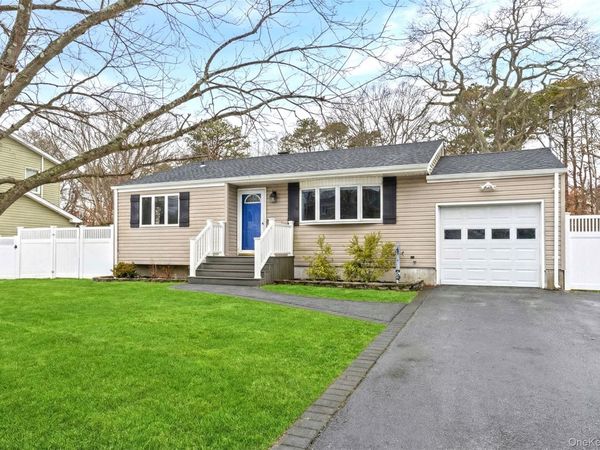 432 Bohemia Parkway, Sayville, NY 11782