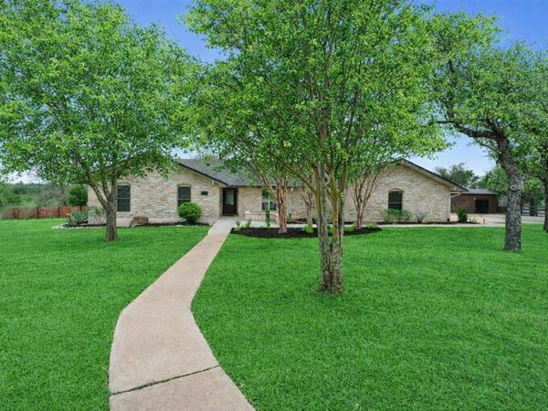 404 Skyline RD , Georgetown, TX 78628
