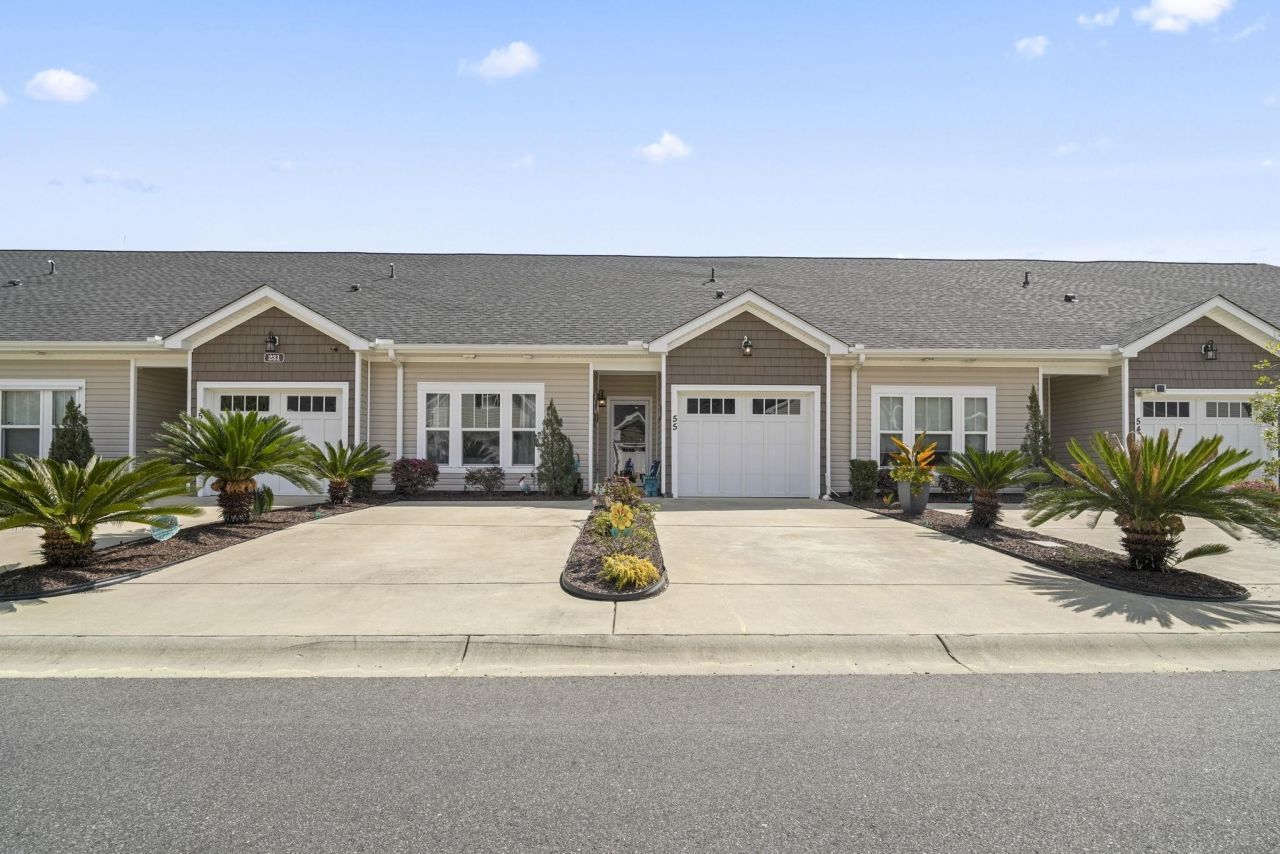 231 Je Edward Dr. Photo 1