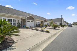 231 Je Edward Dr. photo 4