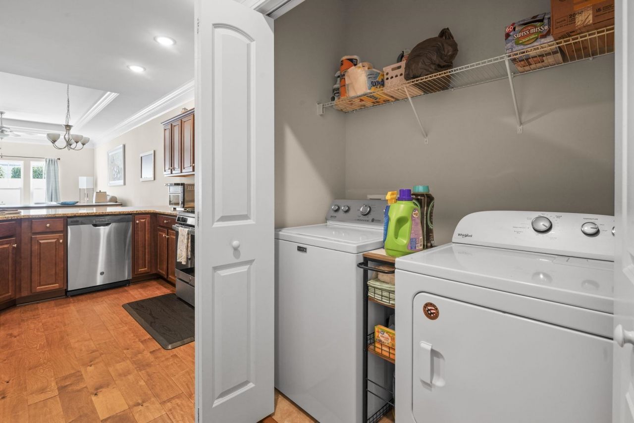 231 Je Edward Dr. Photo 30