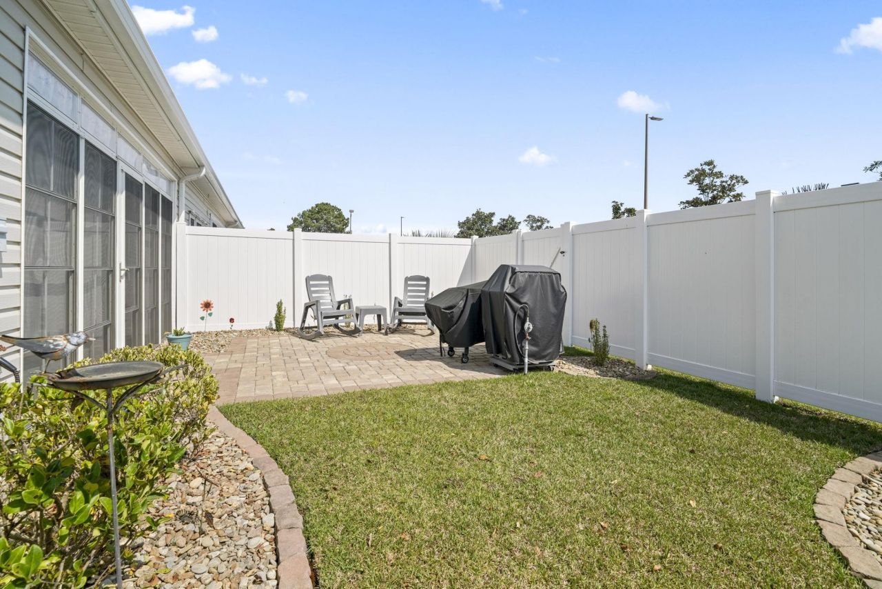 231 Je Edward Dr. Photo 34