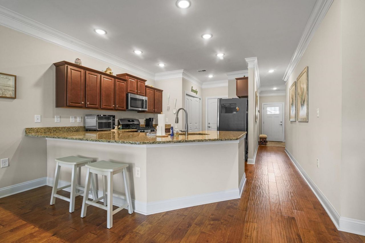 231 Je Edward Dr. Photo 4