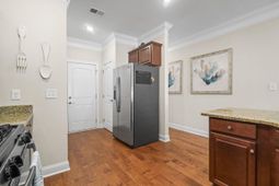 231 Je Edward Dr. photo 4