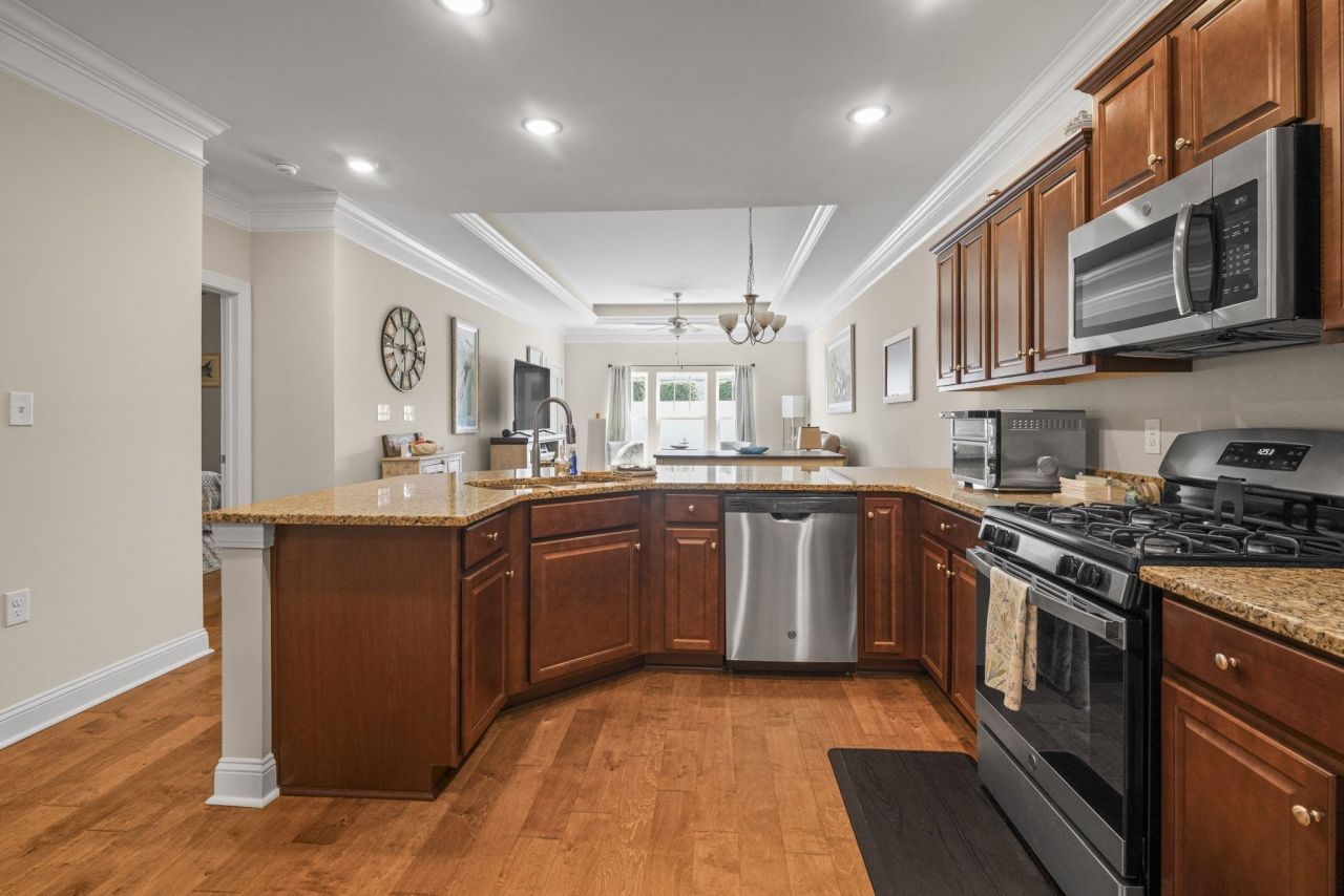 231 Je Edward Dr. Photo 9