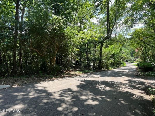 2504 Craghead Lane, Knoxville, TN 37920